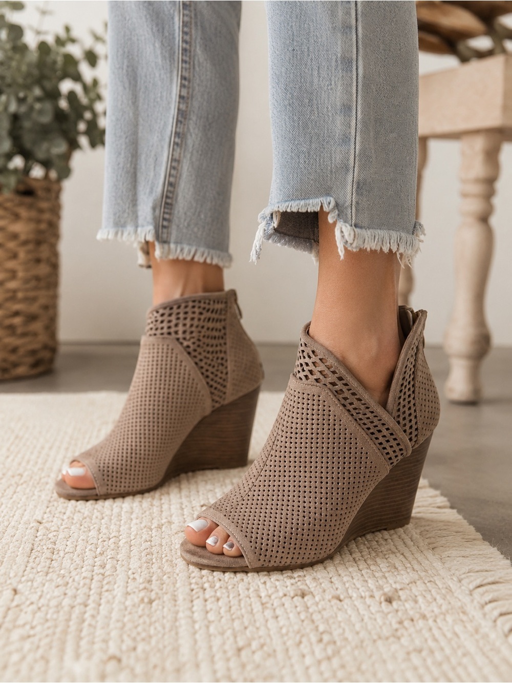 Yoki "Danifer-26" Perforated Peep Toe Wedge Sandals